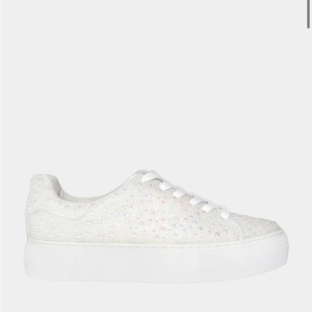 Betsy Johnson sidny ivory sneakers size 9.5